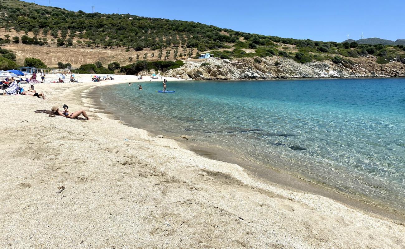 Фото Cheromylos beach с белый ракушечник поверхностью