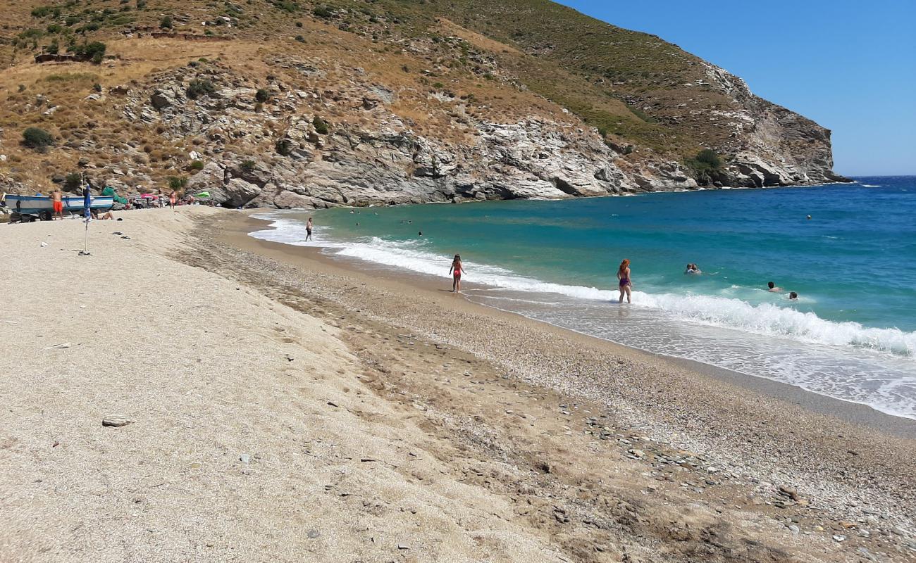 Фото Potami 2 beach с белая чистая галька поверхностью