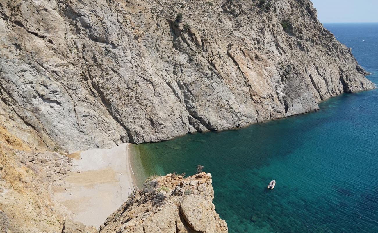 Фото Katarti beach с белая чистая галька поверхностью