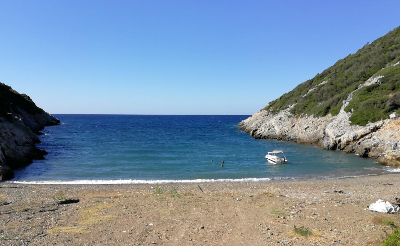 Фото Vrysitsa beach с серая галька поверхностью