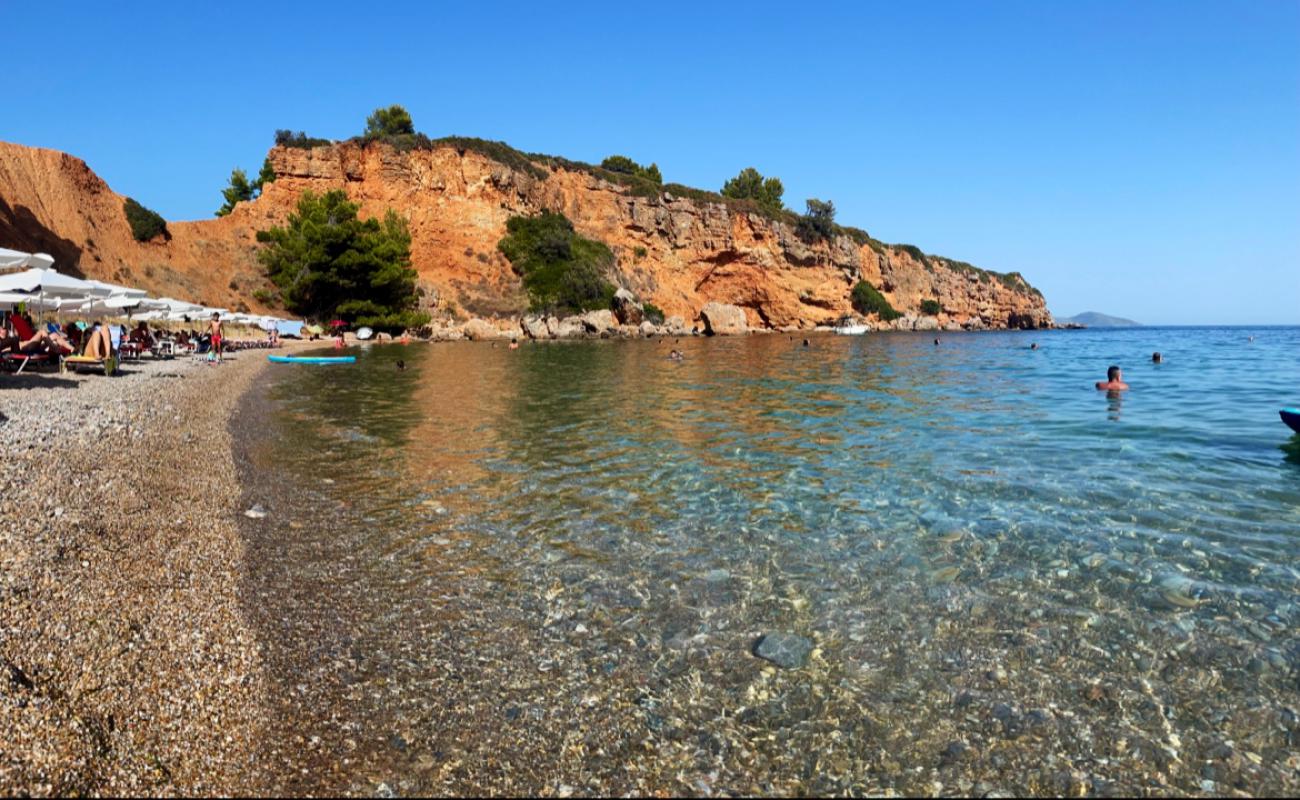 Фото Kokkinokastro beach с песок с галькой поверхностью