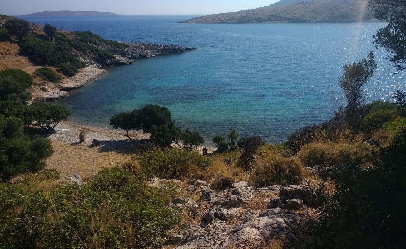 Фото Agios Nikolaos beach с песок с галькой поверхностью