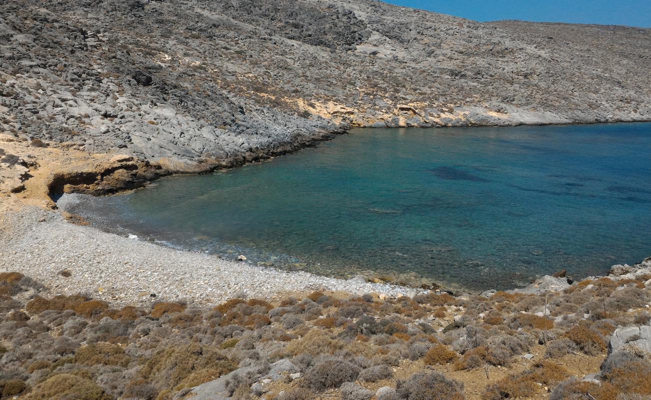 Фото Spiaggia delle capre с белая чистая галька поверхностью