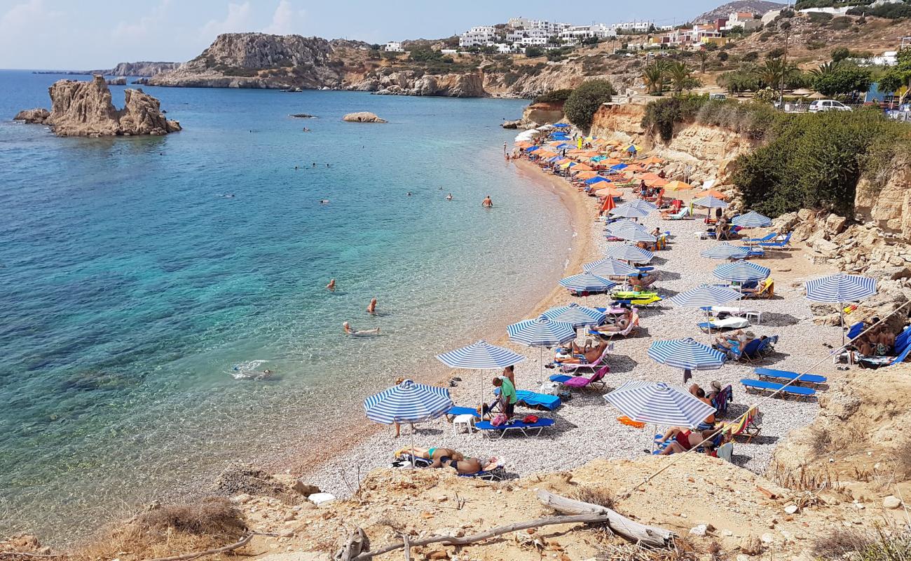 Фото Votsalakia beach с темная чистая галька поверхностью