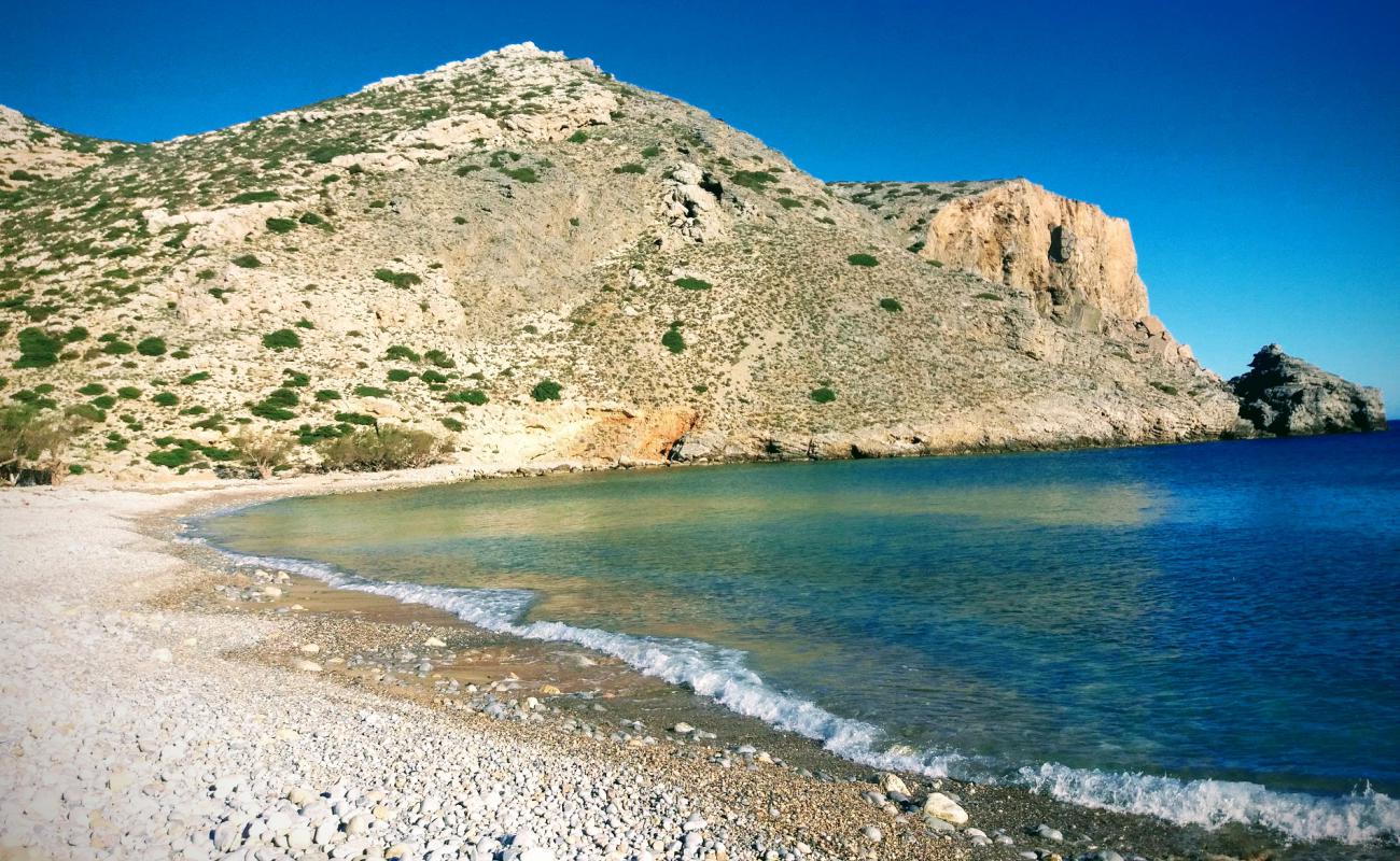 Фото Helatros Beach Kasos Greece с песок с галькой поверхностью