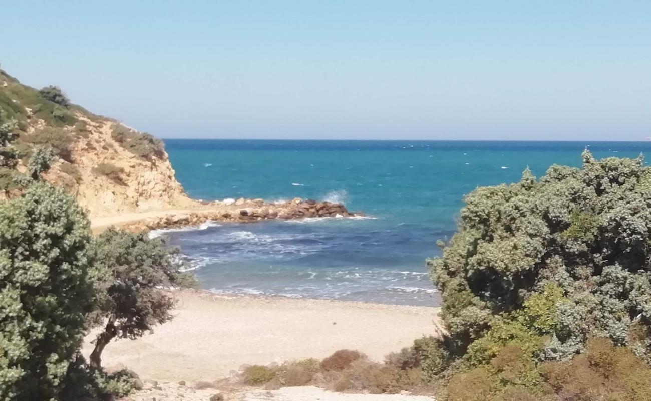 Фото Sfakia beach с песок с галькой поверхностью