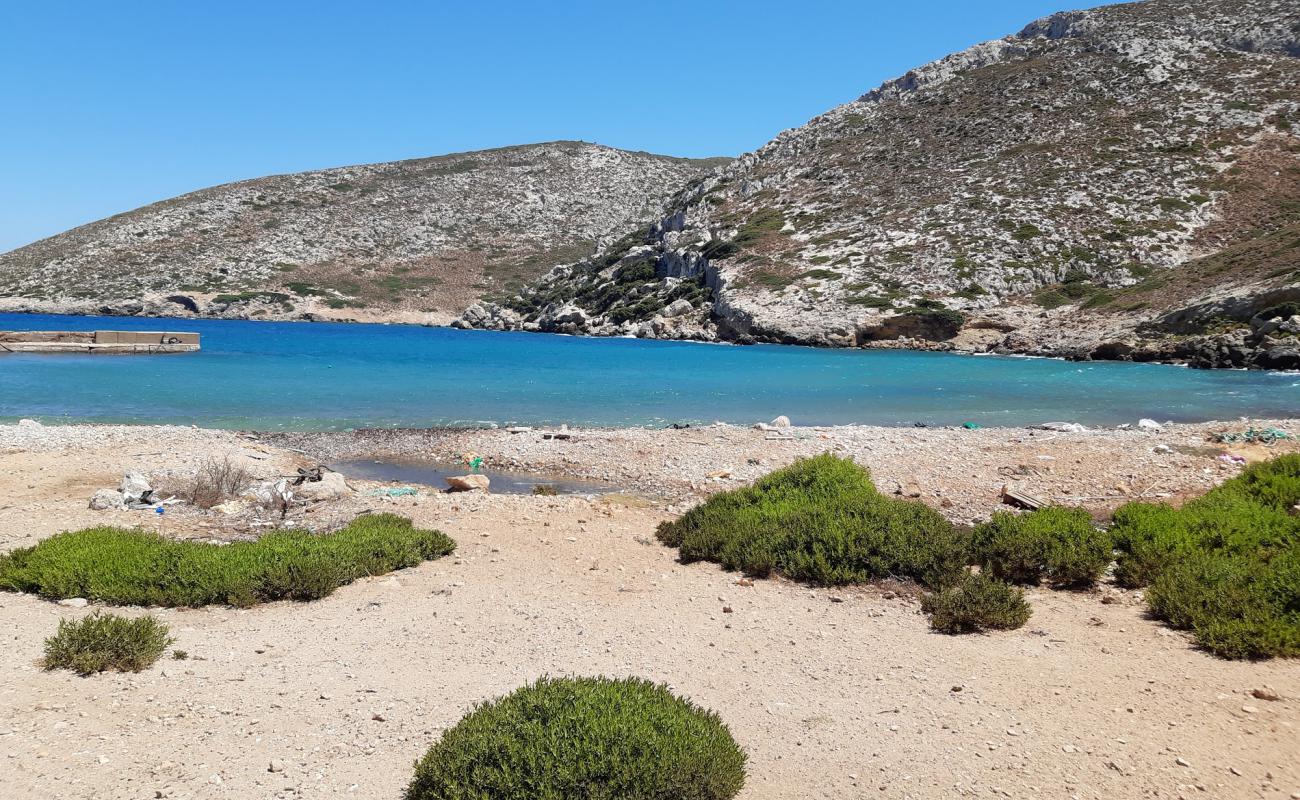 Фото Akrotiri plati kalymnou IV с песок с галькой поверхностью