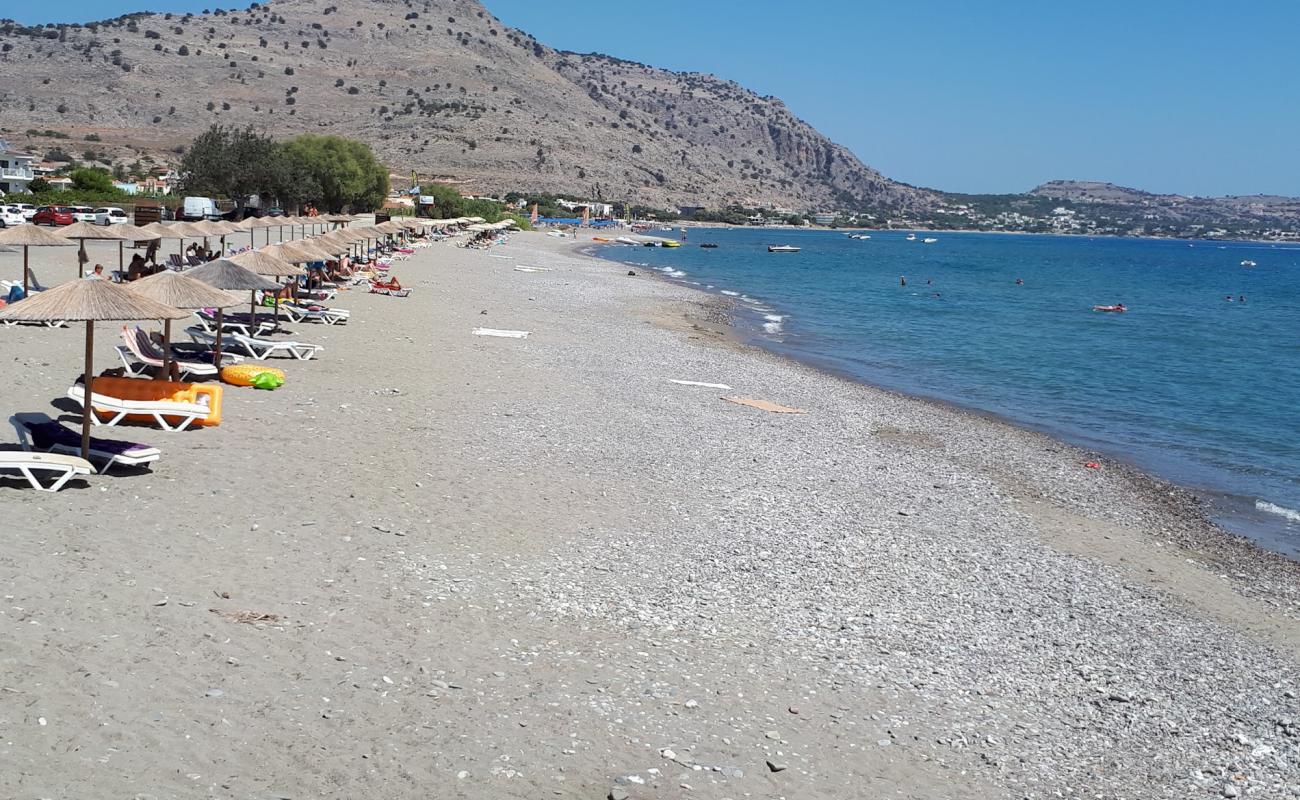 Фото Public beach с песок с галькой поверхностью