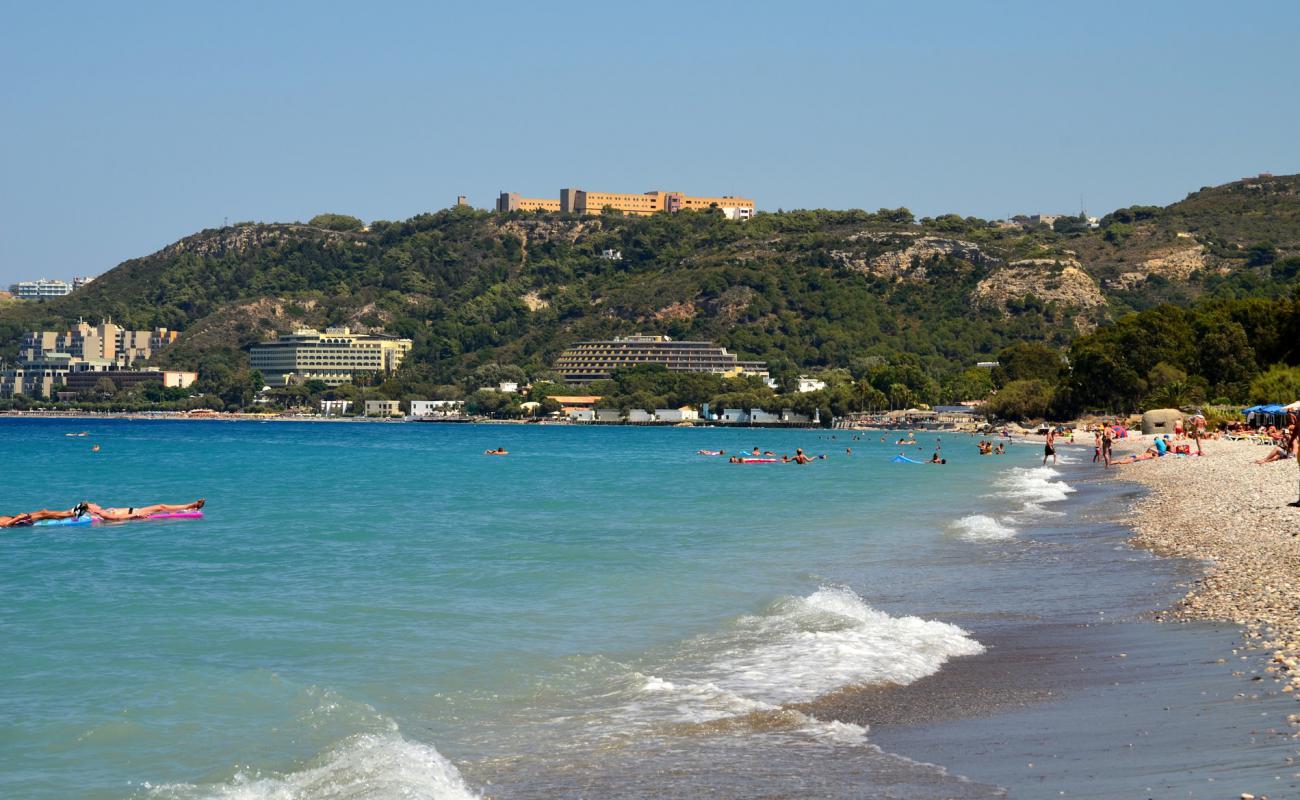 Фото Ialysos Bay Beach с песок с галькой поверхностью