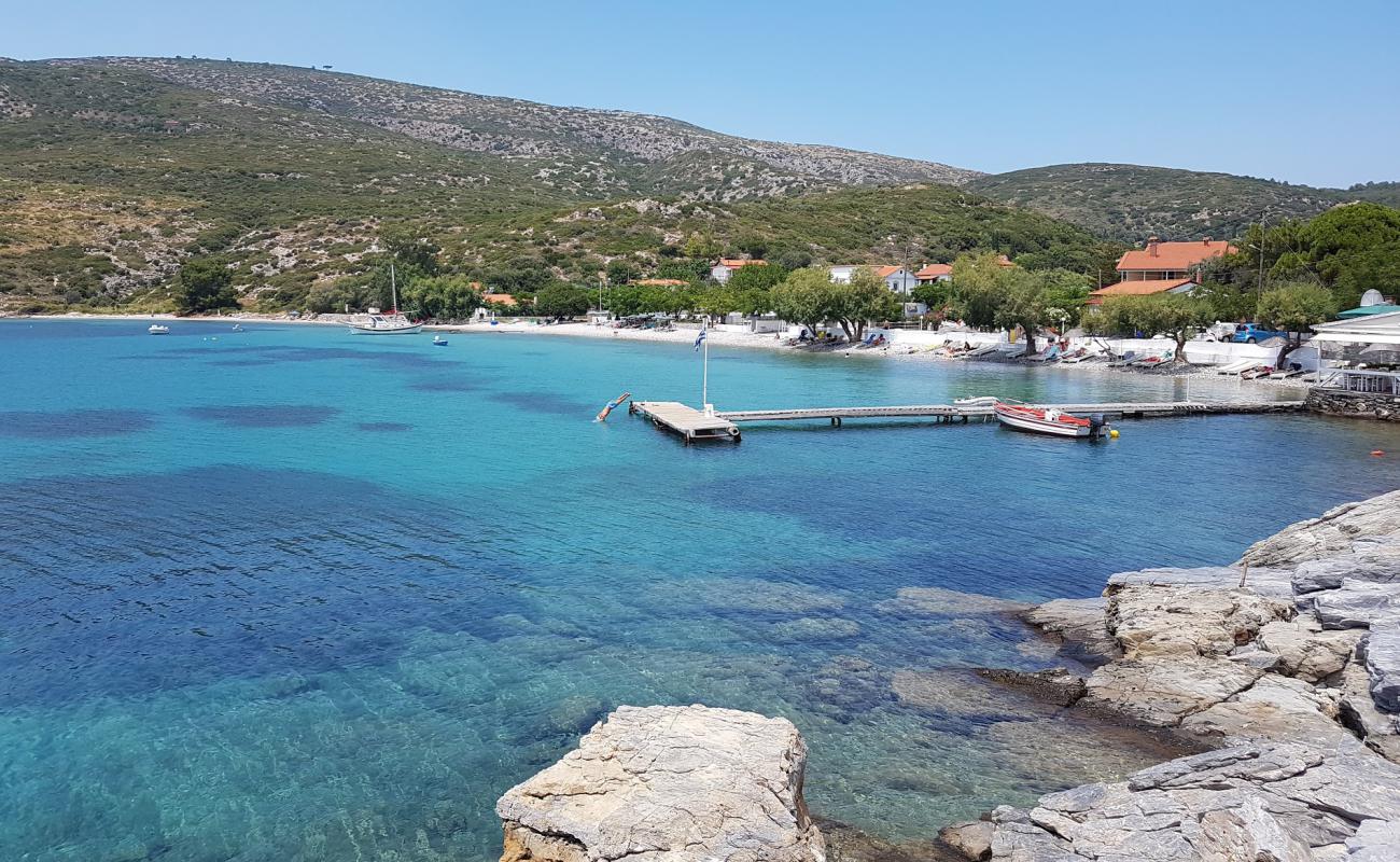 Фото Vathi beach с светлая галька поверхностью