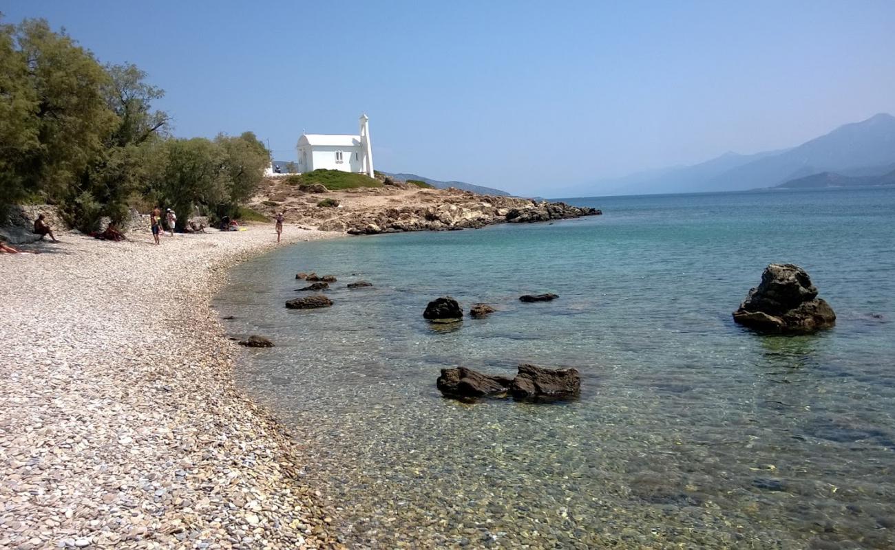 Фото Pountes beach с светлая галька поверхностью