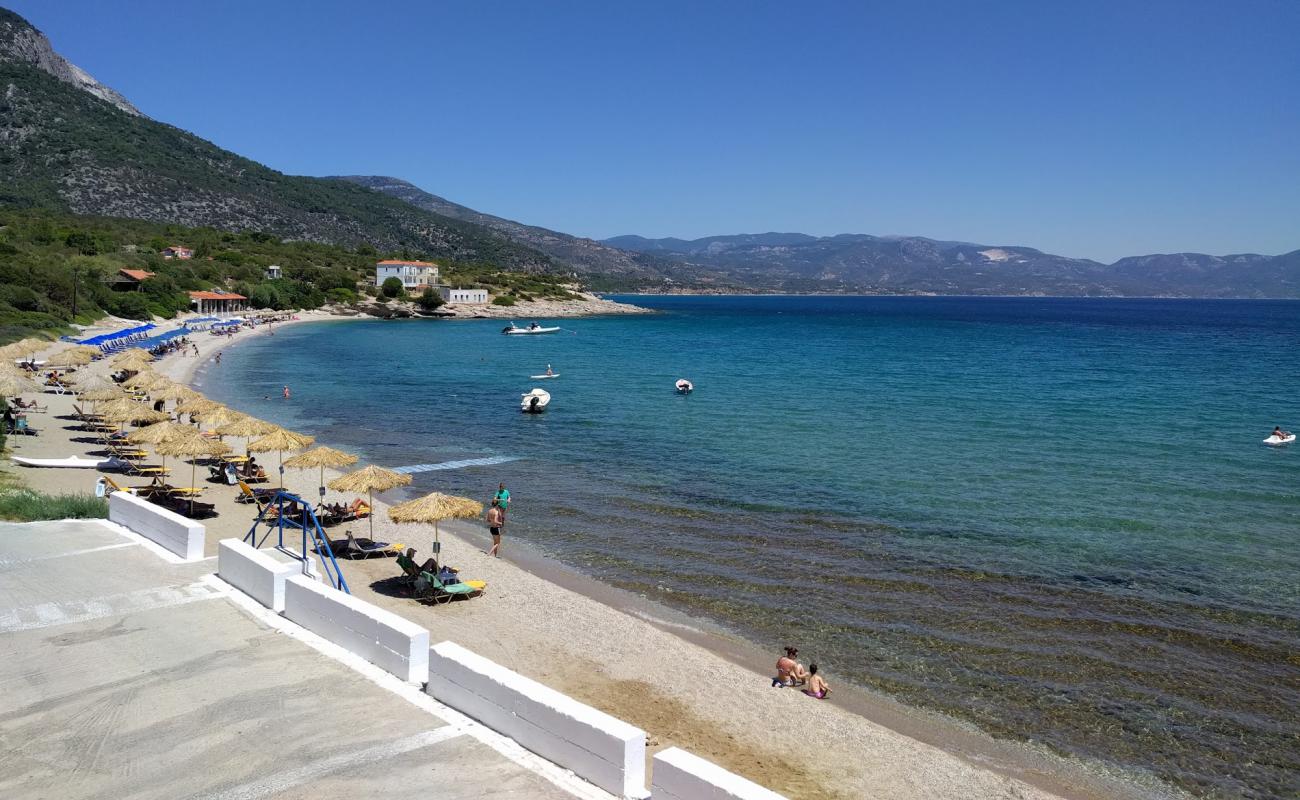 Фото Limnionas beach с белая чистая галька поверхностью