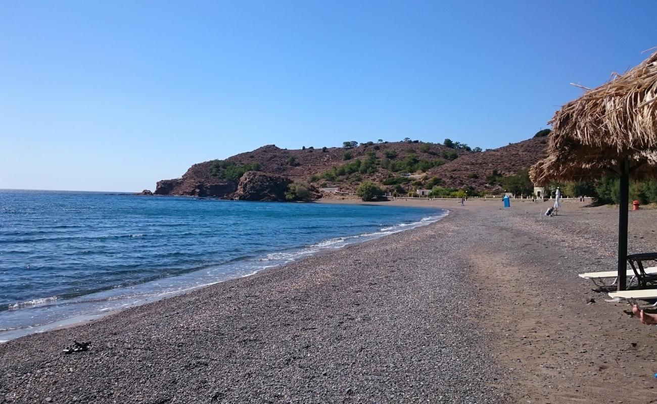 Фото Limnos Beach с песок с галькой поверхностью