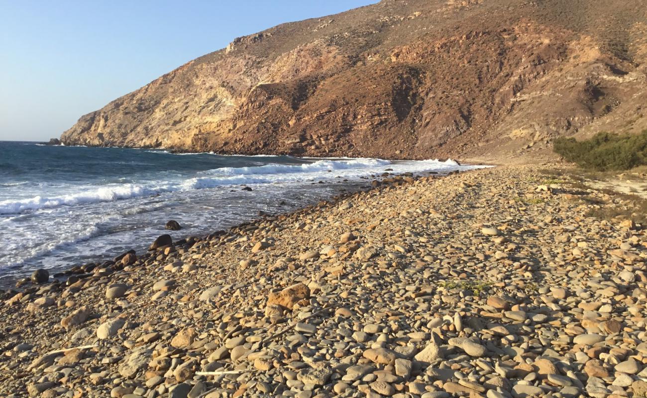 Фото Vaya beach с камни поверхностью