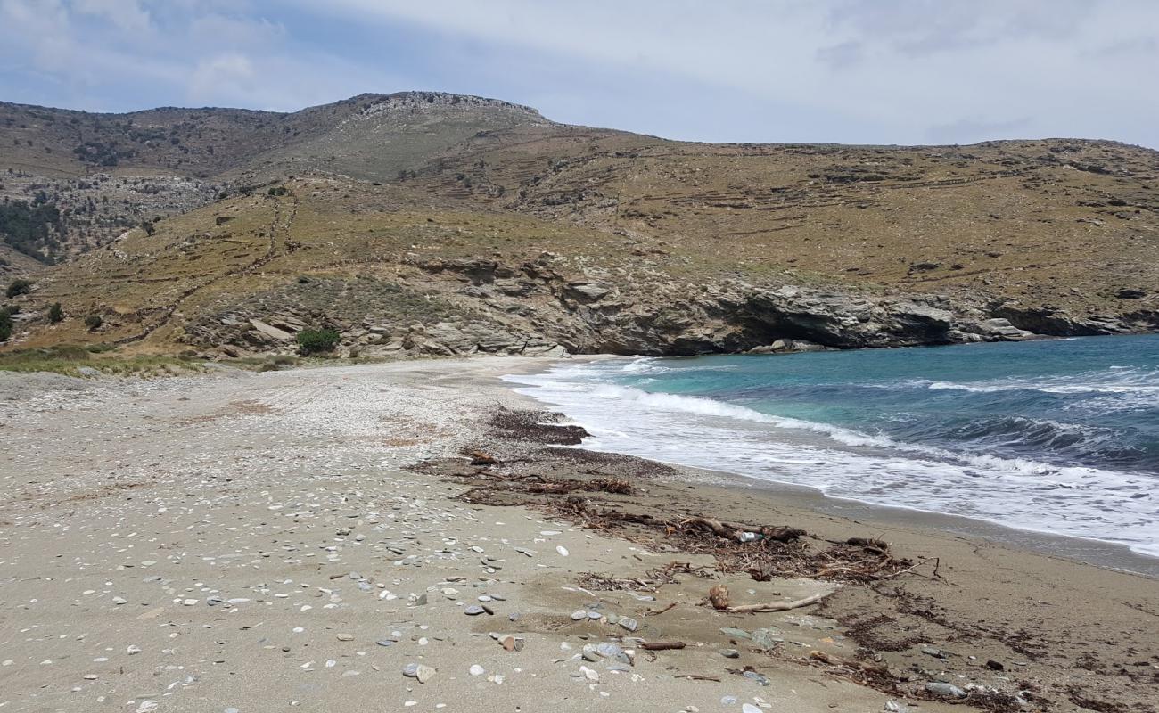 Фото AI Giannis Onions Beach с светлый песок поверхностью