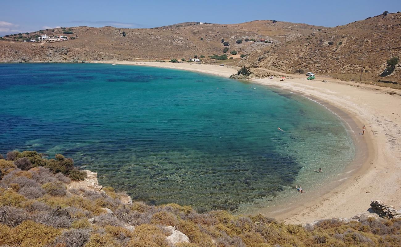 Фото Vlychada beach с белая чистая галька поверхностью