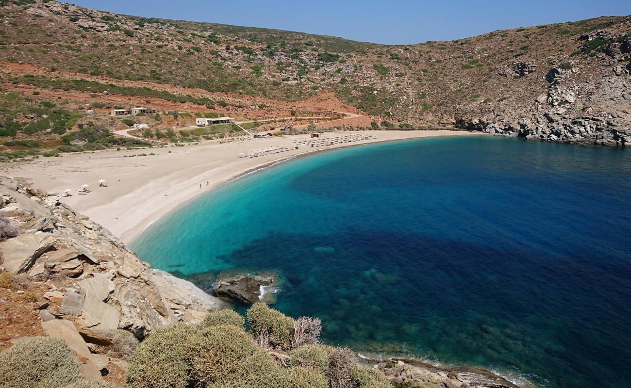 Фото Zorkos beach с белая чистая галька поверхностью