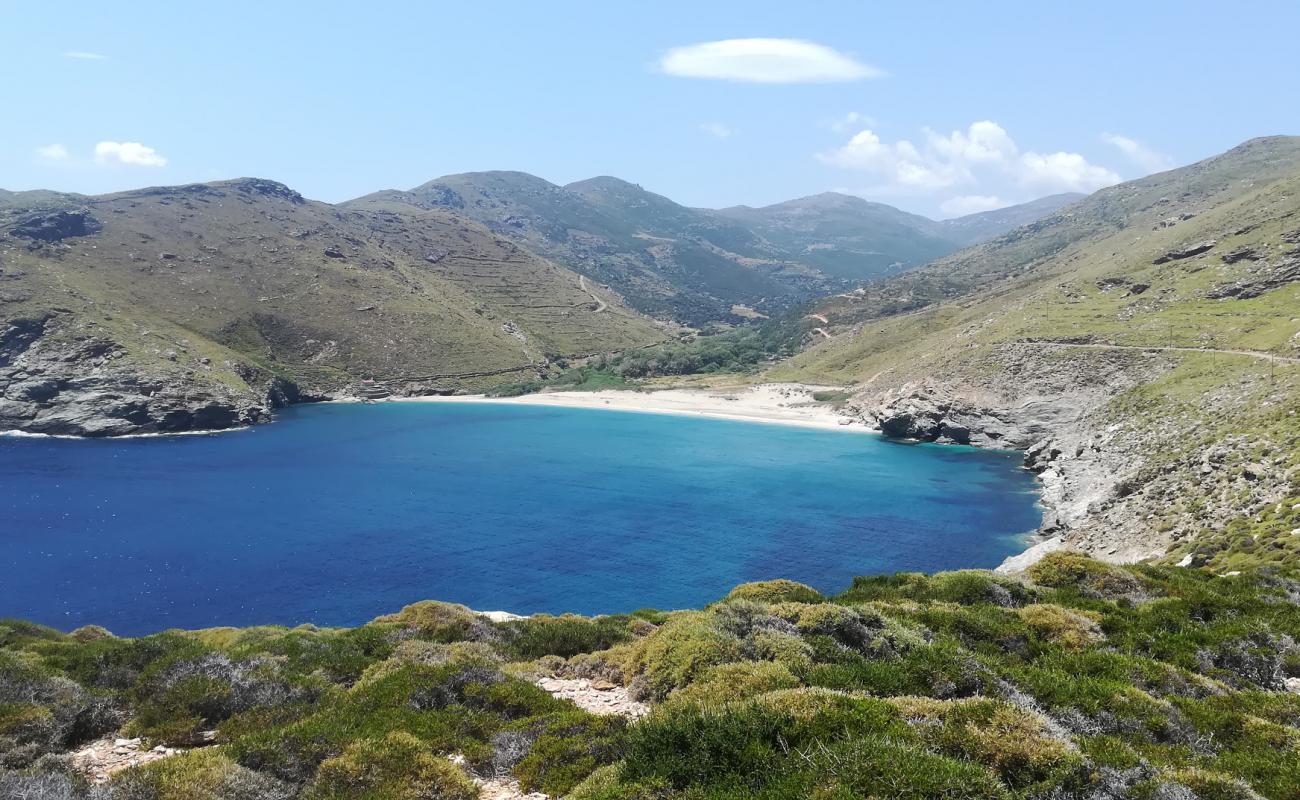 Фото Achla beach с белая чистая галька поверхностью