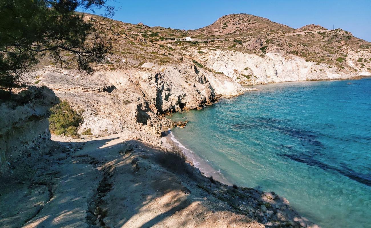 Фото Tourkothalassa beach с светлая галька поверхностью