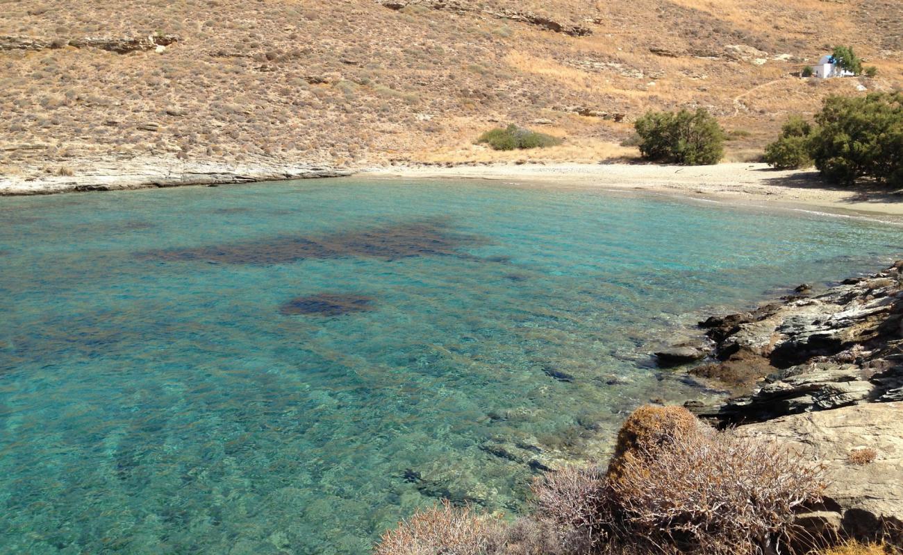 Фото Skala beach с песок с галькой поверхностью