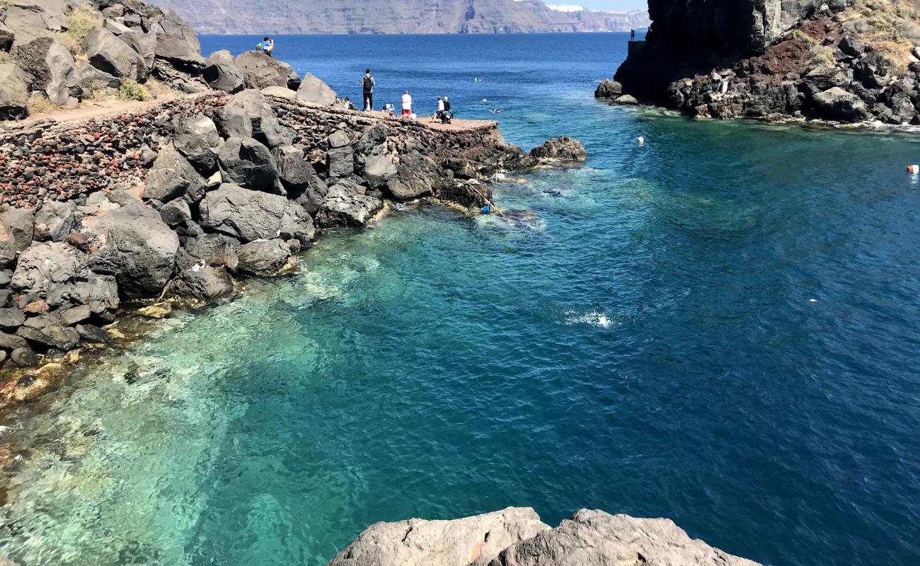 Фото Ammoudi beach с камни поверхностью