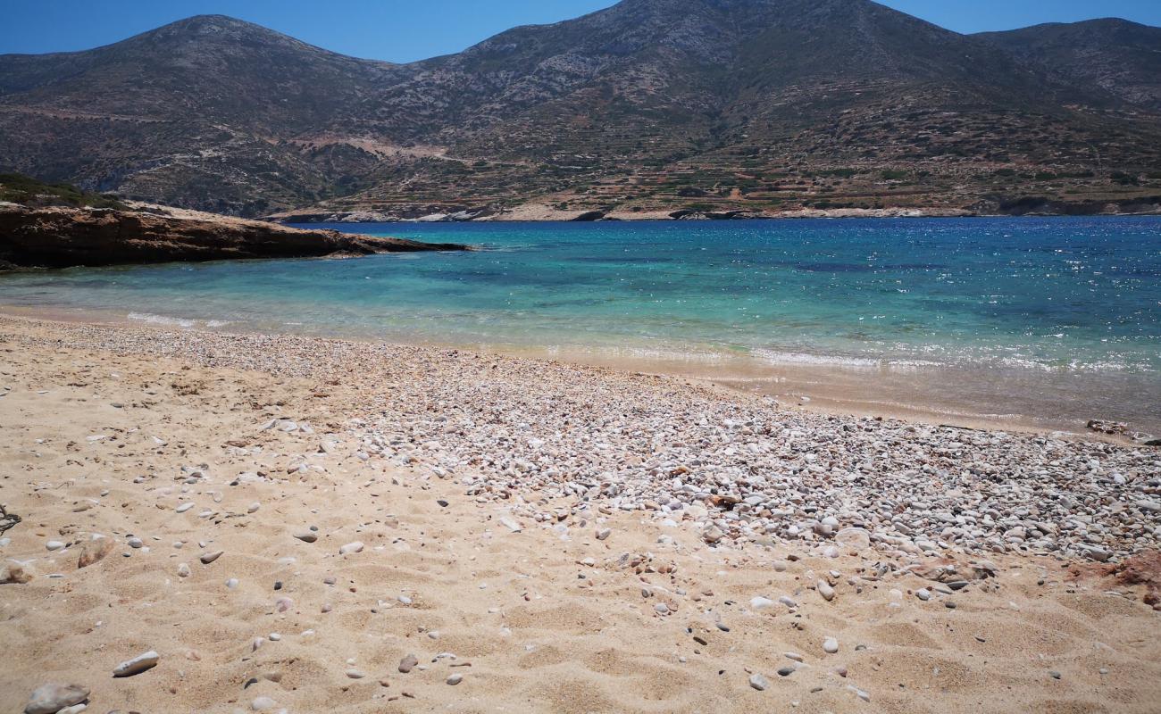 Фото Trypiti beach с светлый песок поверхностью