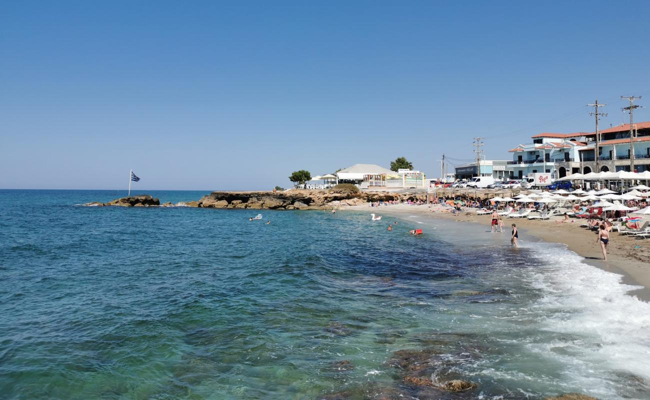 Фото Beach Gouves с темный песок поверхностью