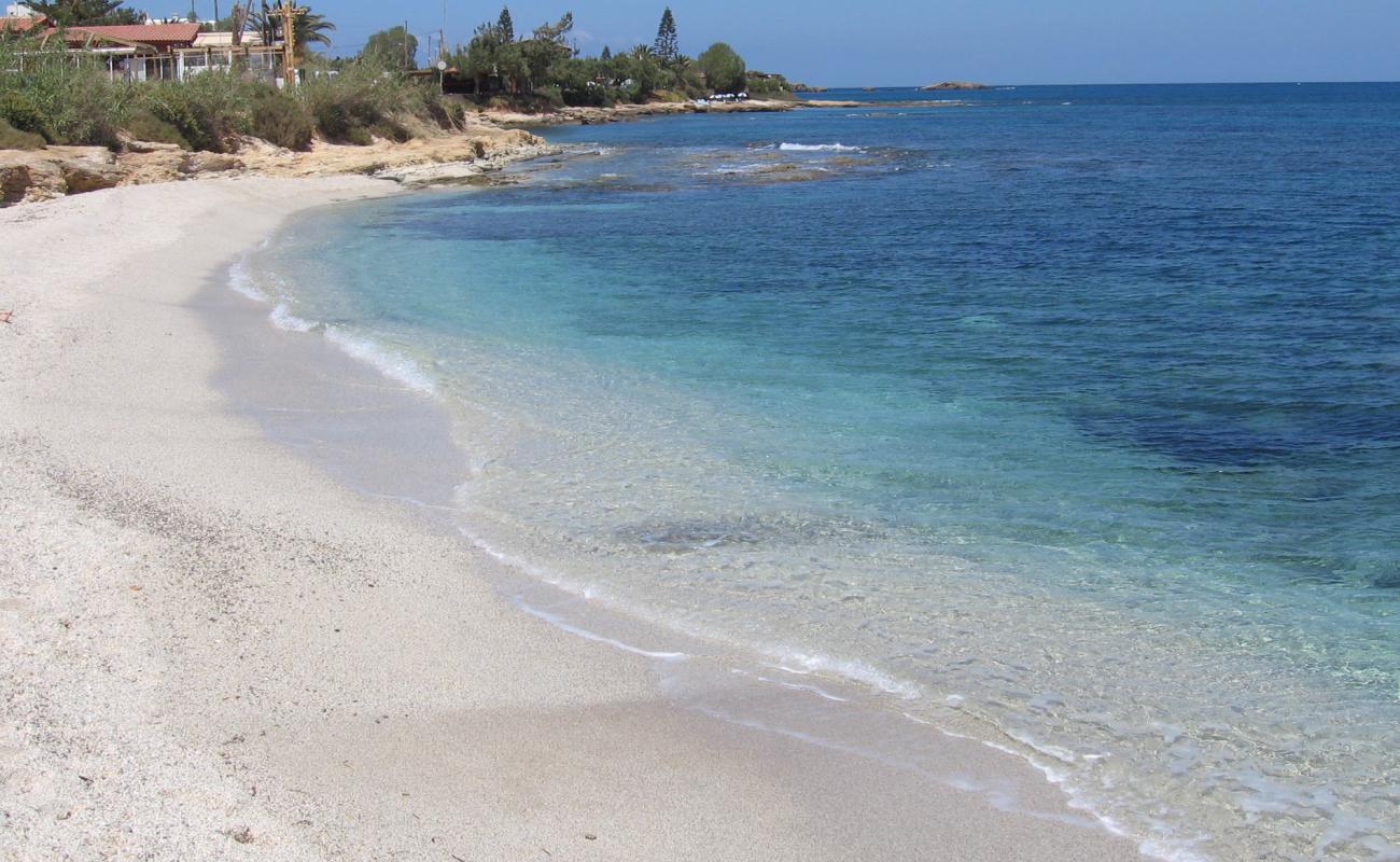 Фото Limanakia beach с белая чистая галька поверхностью