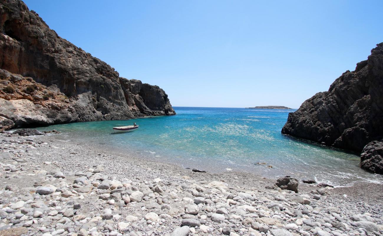 Фото Agia Irini beach с светлая галька поверхностью