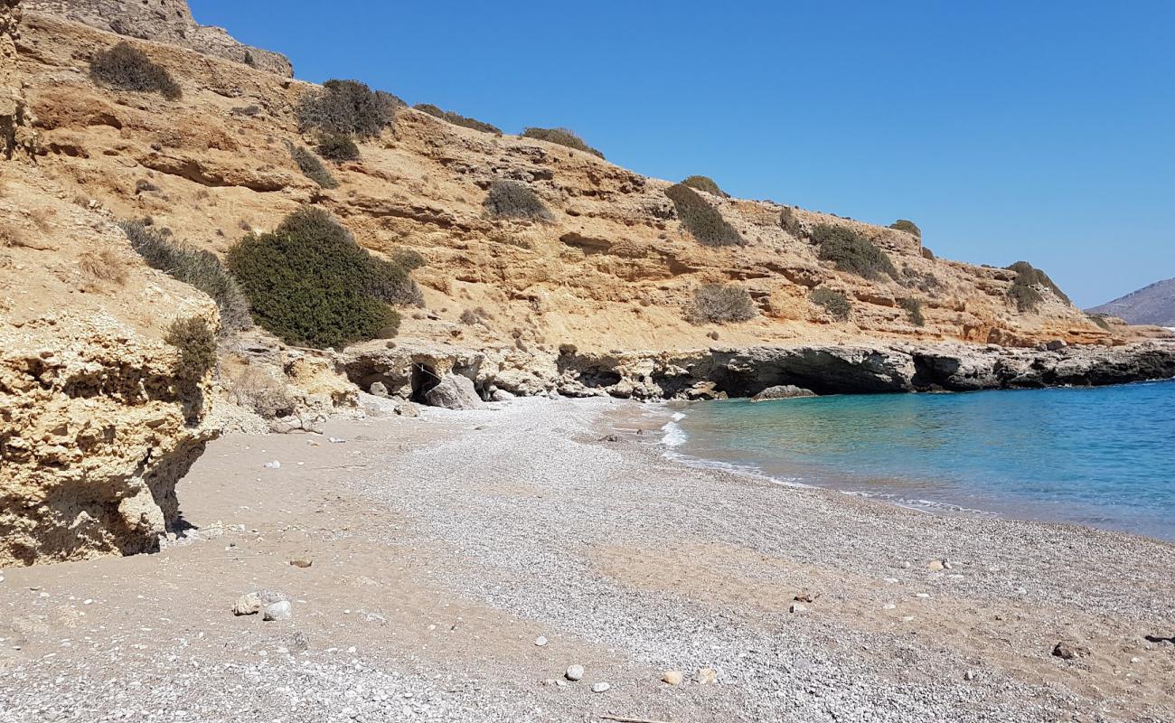 Фото Kalami beach с серая чистая галька поверхностью