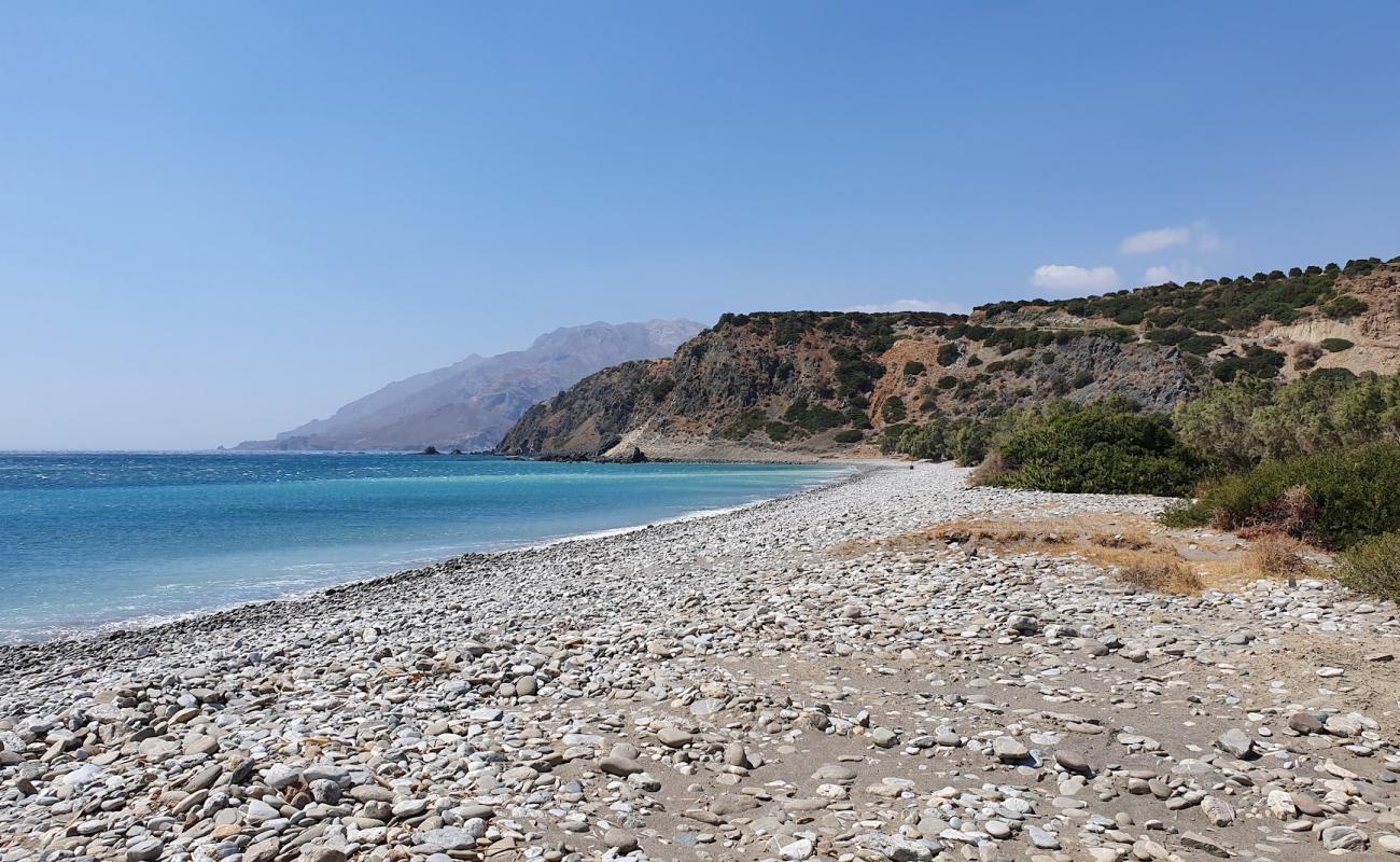 Фото Dermatos beach с светлая галька поверхностью