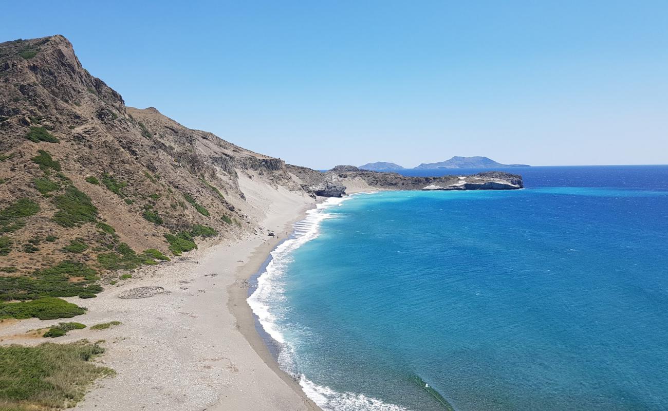 Фото Agios Pavlos beach II с серая чистая галька поверхностью