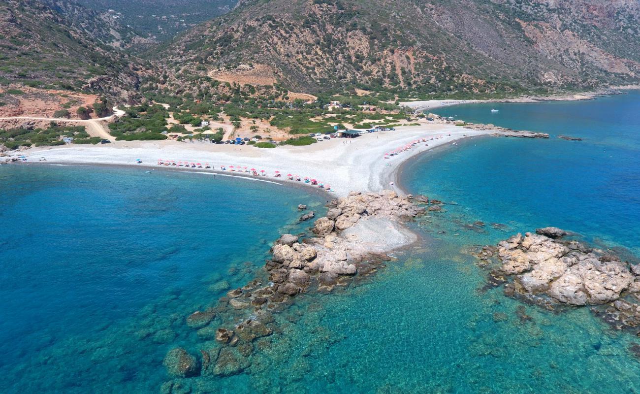 Фото Gialiskari beach с серая галька поверхностью