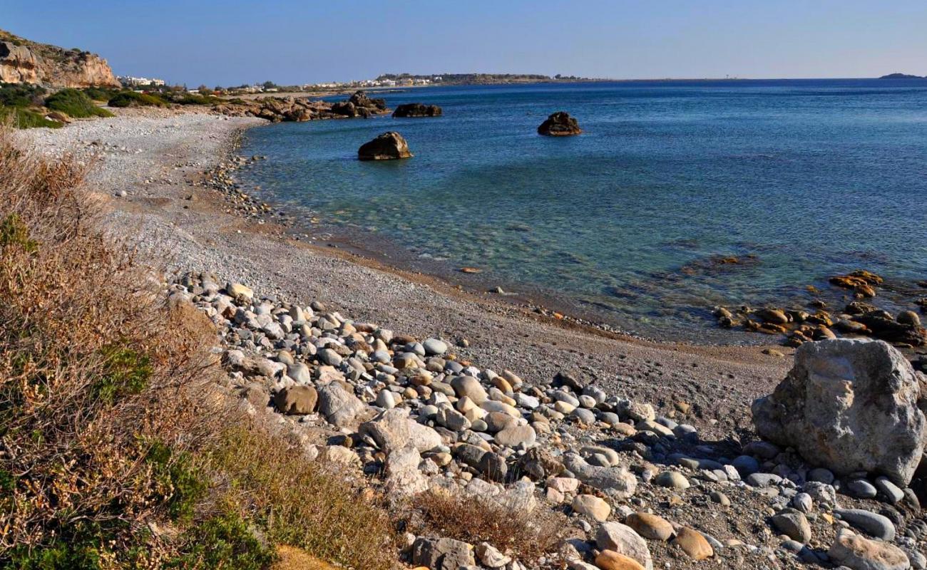 Фото Beach Kalamia с камни поверхностью