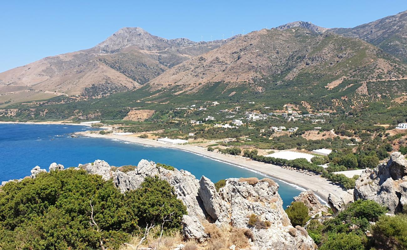 Фото Sfinari Beach с светлая галька поверхностью