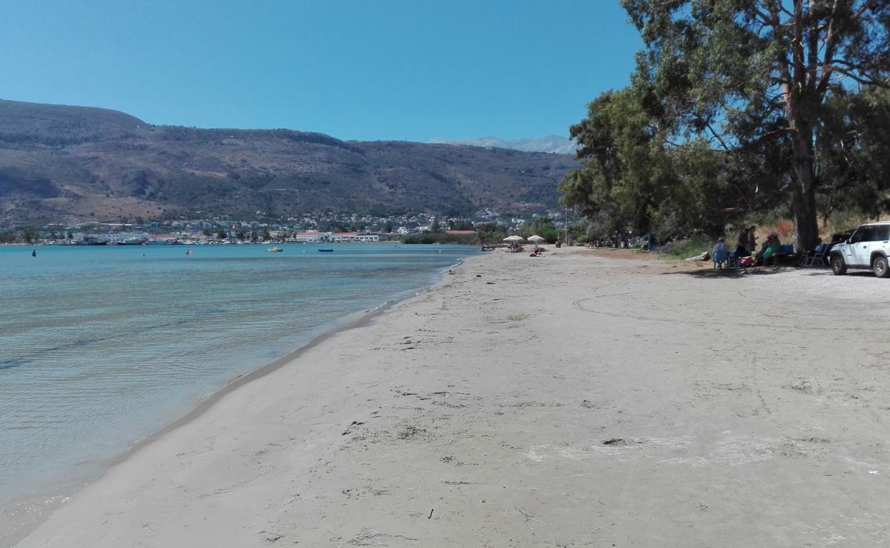 Фото Meltemaki beach с светлый песок поверхностью