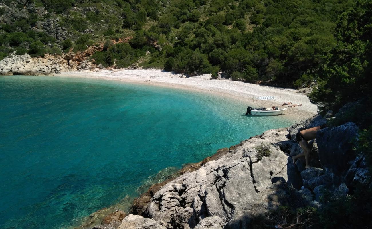 Фото Ammoudi beach с светлая галька поверхностью