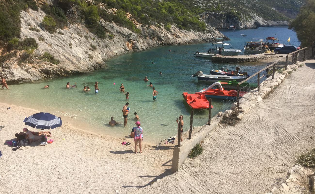 Фото Porto Vromi Beach II с белая чистая галька поверхностью