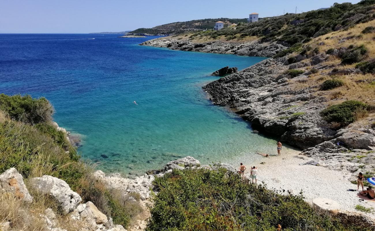 Фото Kremidi beach с светлая галька поверхностью