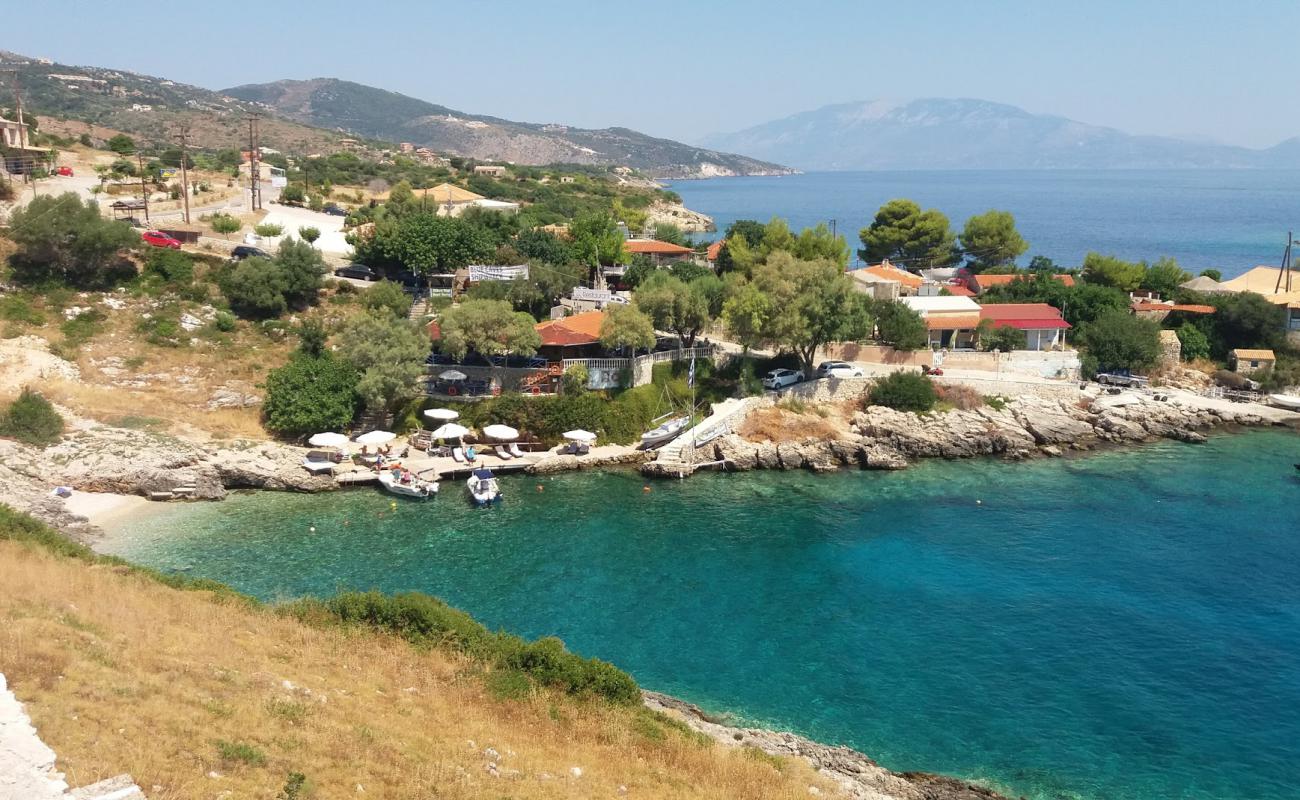 Фото Stoufis beach с светлая галька поверхностью