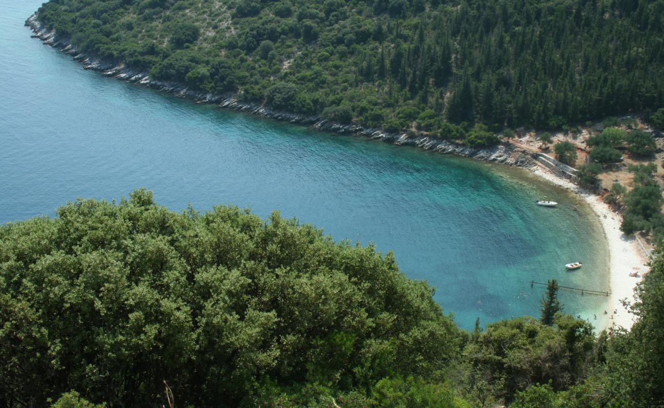 Фото Giagana beach с светлая галька поверхностью