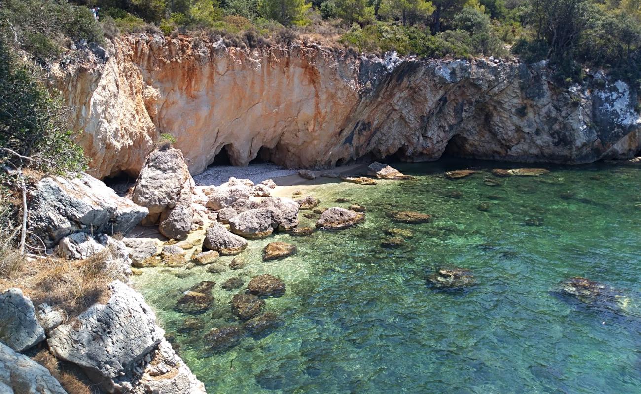 Фото Limanaki beach с камни поверхностью