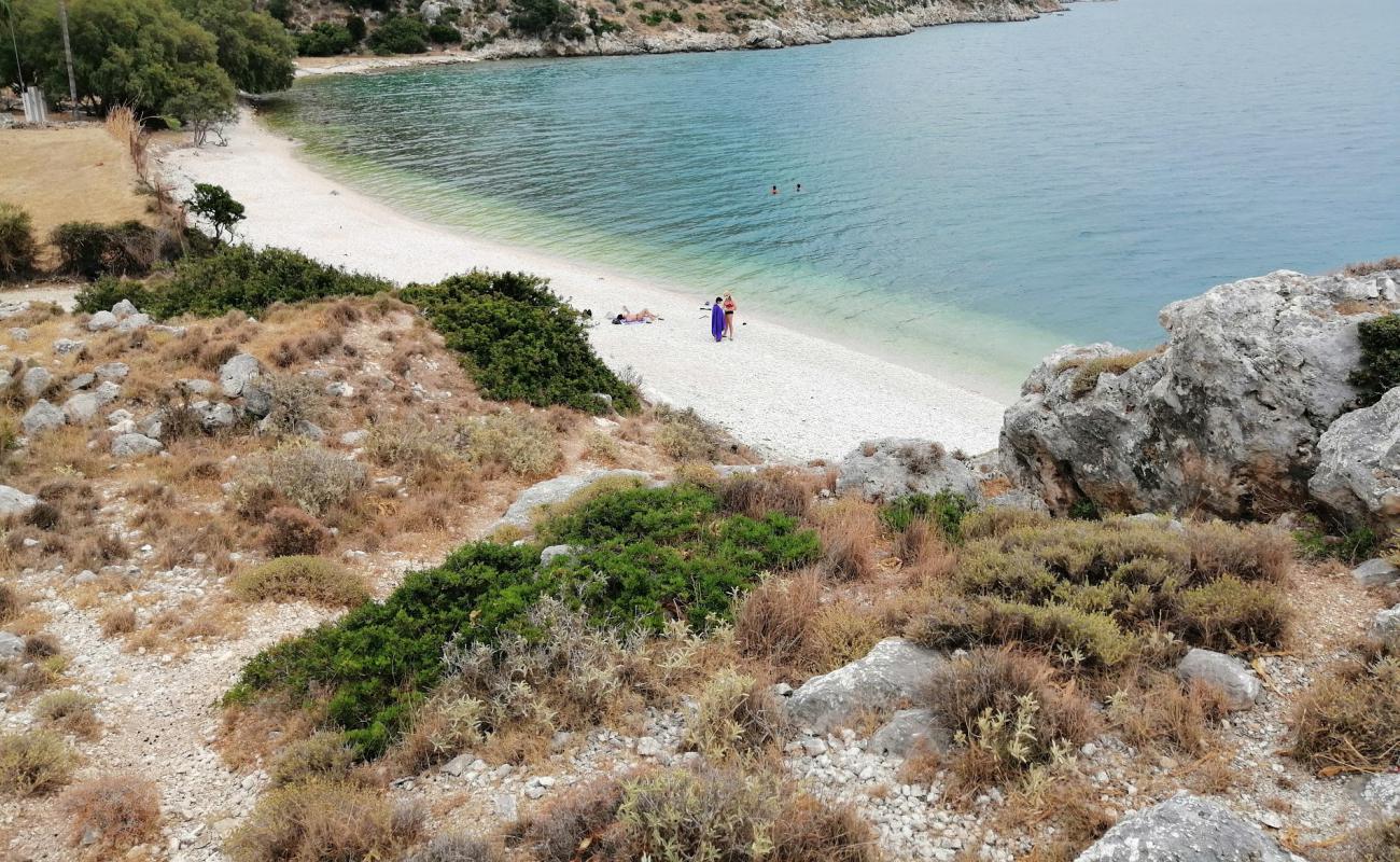 Фото Kontogourata beach с светлая галька поверхностью