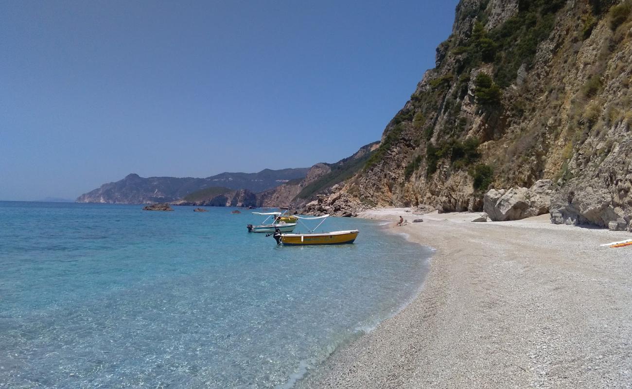 Фото Antipsos beach с серая галька поверхностью