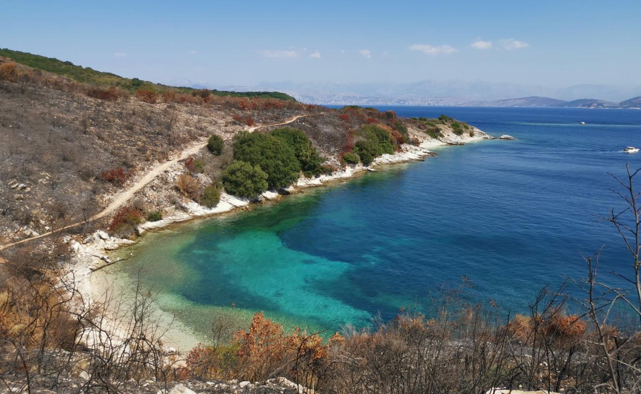 Фото Aspalathra beach с камни поверхностью