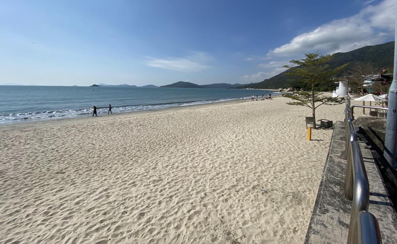 Фото Upper Cheung Sha Beach с светлый песок поверхностью