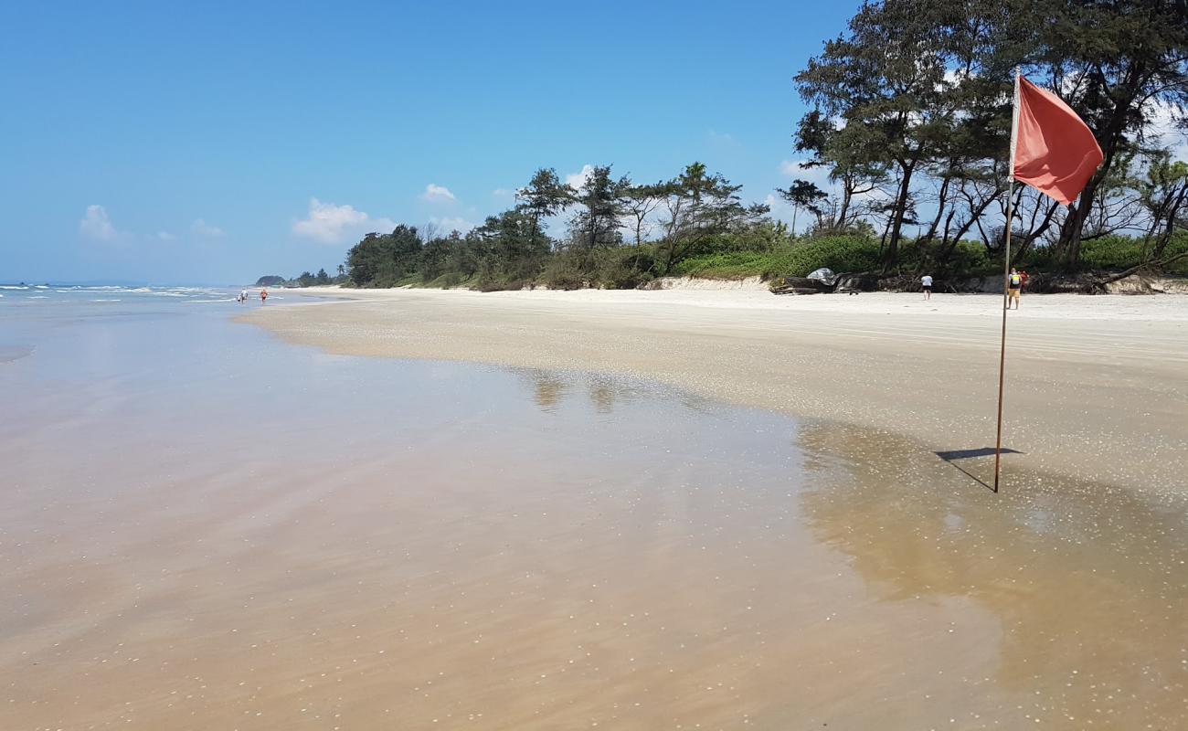 Фото Varca Beach с светлый песок поверхностью