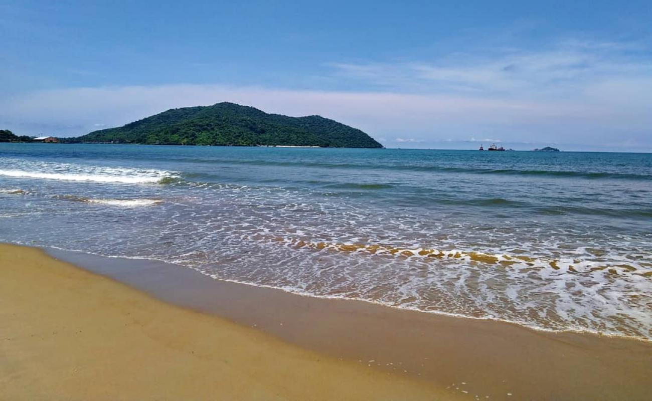 Фото Karwar Beach с светлый песок поверхностью