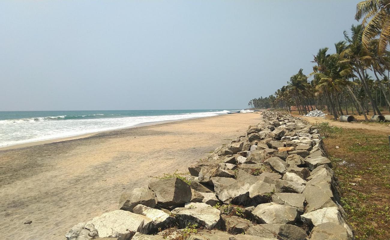 Фото Paravur Beach с золотистый песок поверхностью