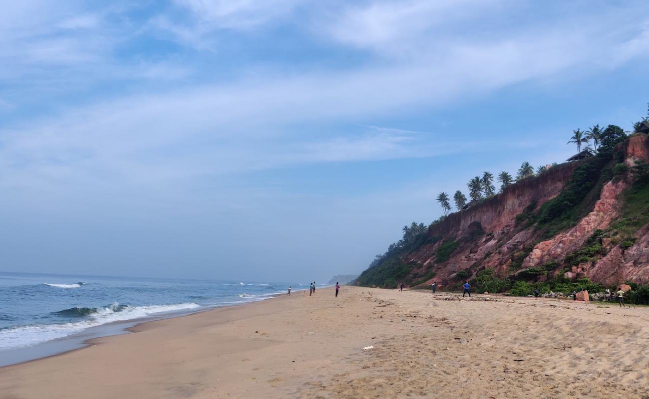 Фото Kayikkara Beach с светлый песок поверхностью